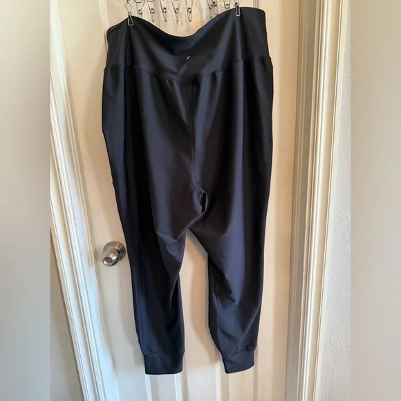 Old Navy Powersoft High-Rise Joggers (set of 2) - Picture 5 of 7